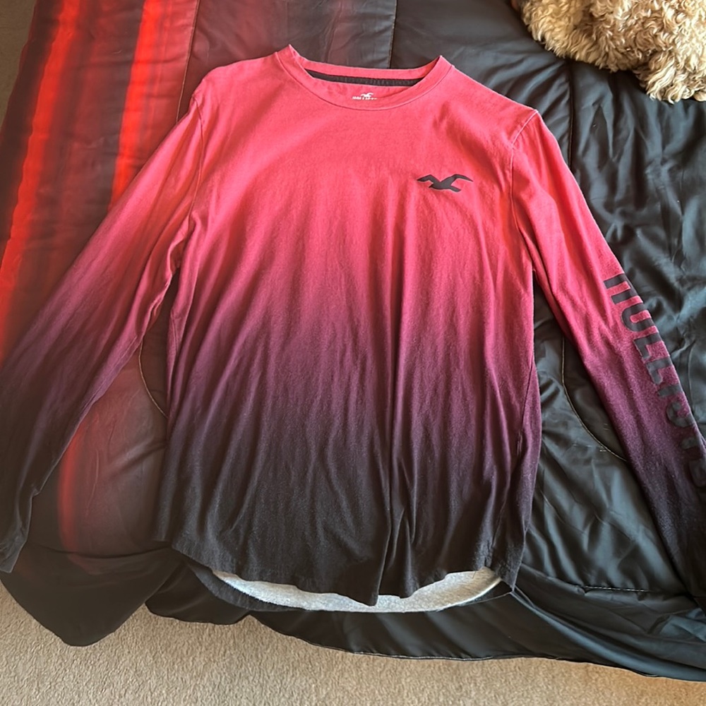 Red fading to black Hollister Adult Medium long sleeve-tee